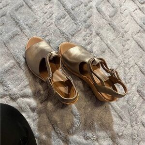 Clarks Women's Metallic Tan Sandals